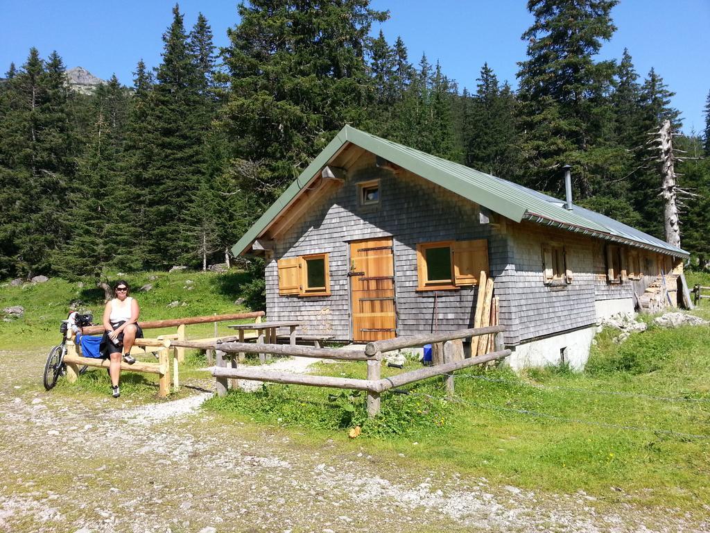 Gaestehaus Bergfrieden * Bolsterlang